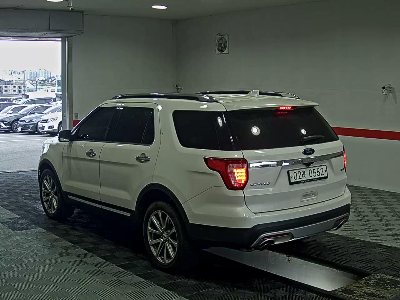 2016 - ford explorer