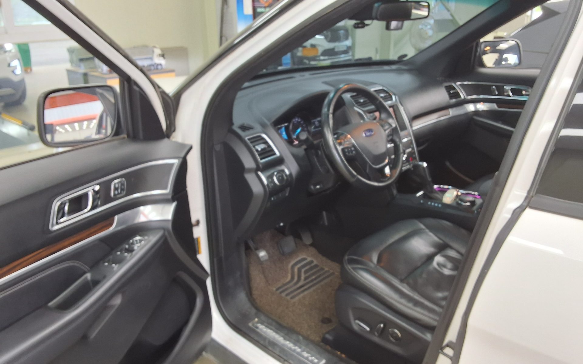 2016 - ford explorer