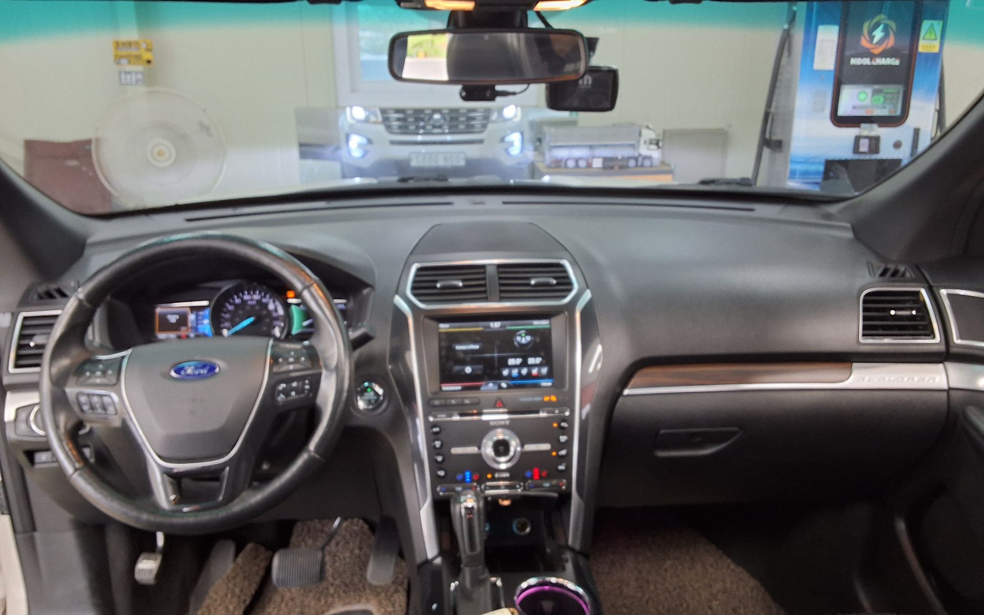 2016 - ford explorer