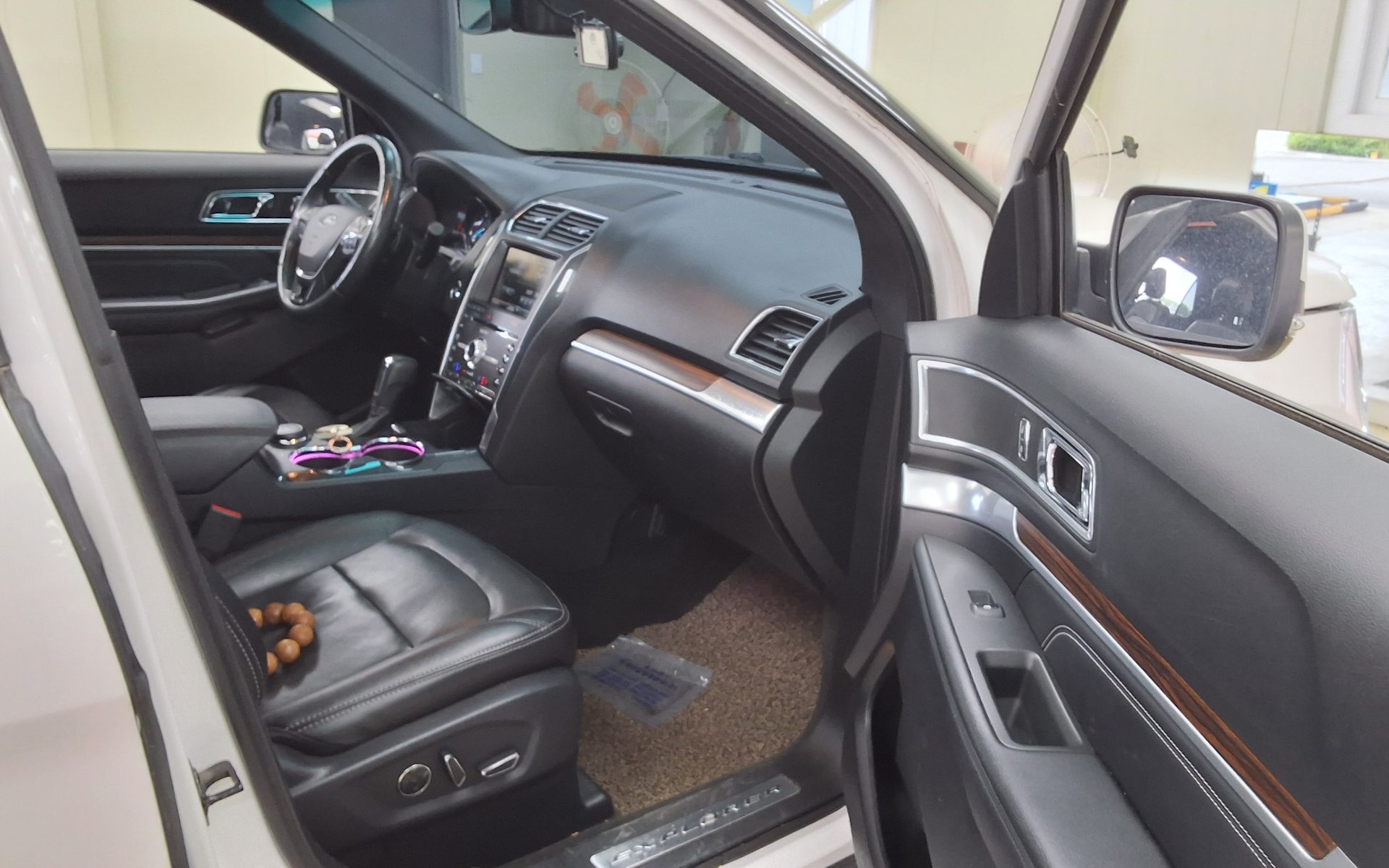 2016 - ford explorer