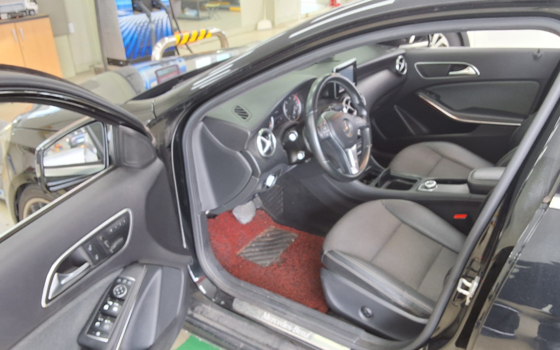 2015 - mercedes-benz a180
