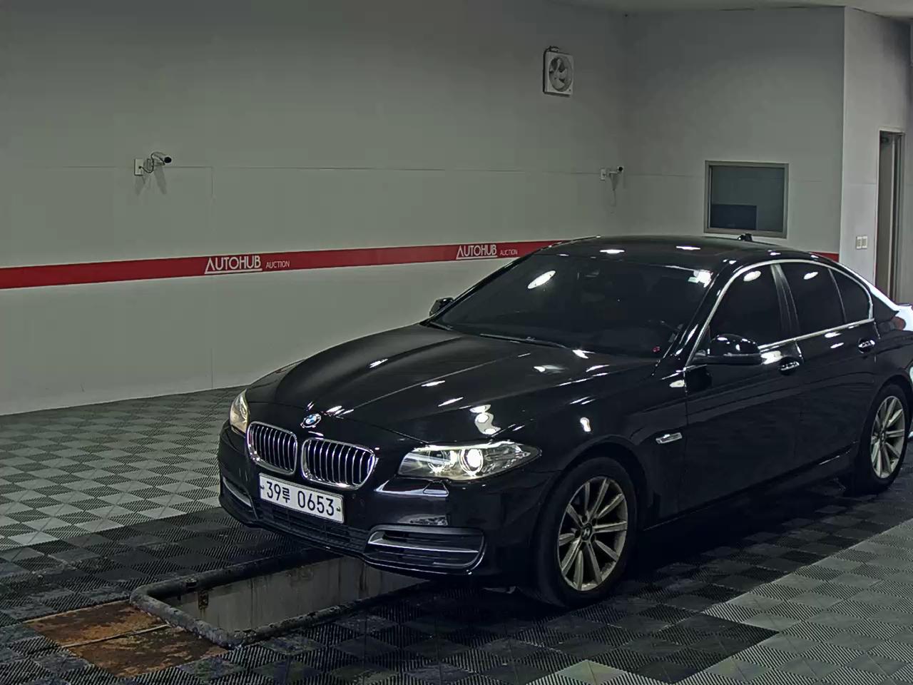 BMW 5 SERIES (6TH GEN) 528i xDrive