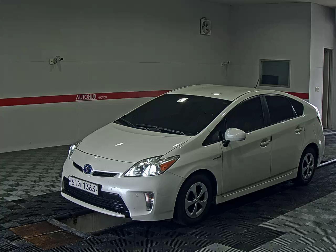 TOYOTA PRIUS (3RD GEN) E