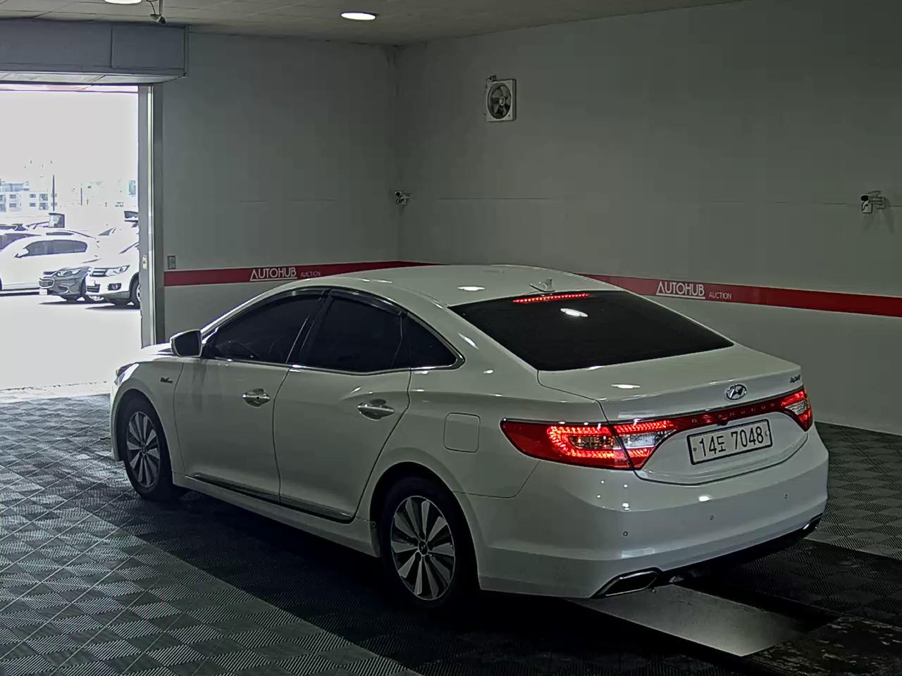 2016 - hyundai grandeur