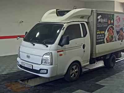 HYUNDAI PORTER II FREEZER BOX TRUCK SUPER CAB TWIN COMPRESSOR