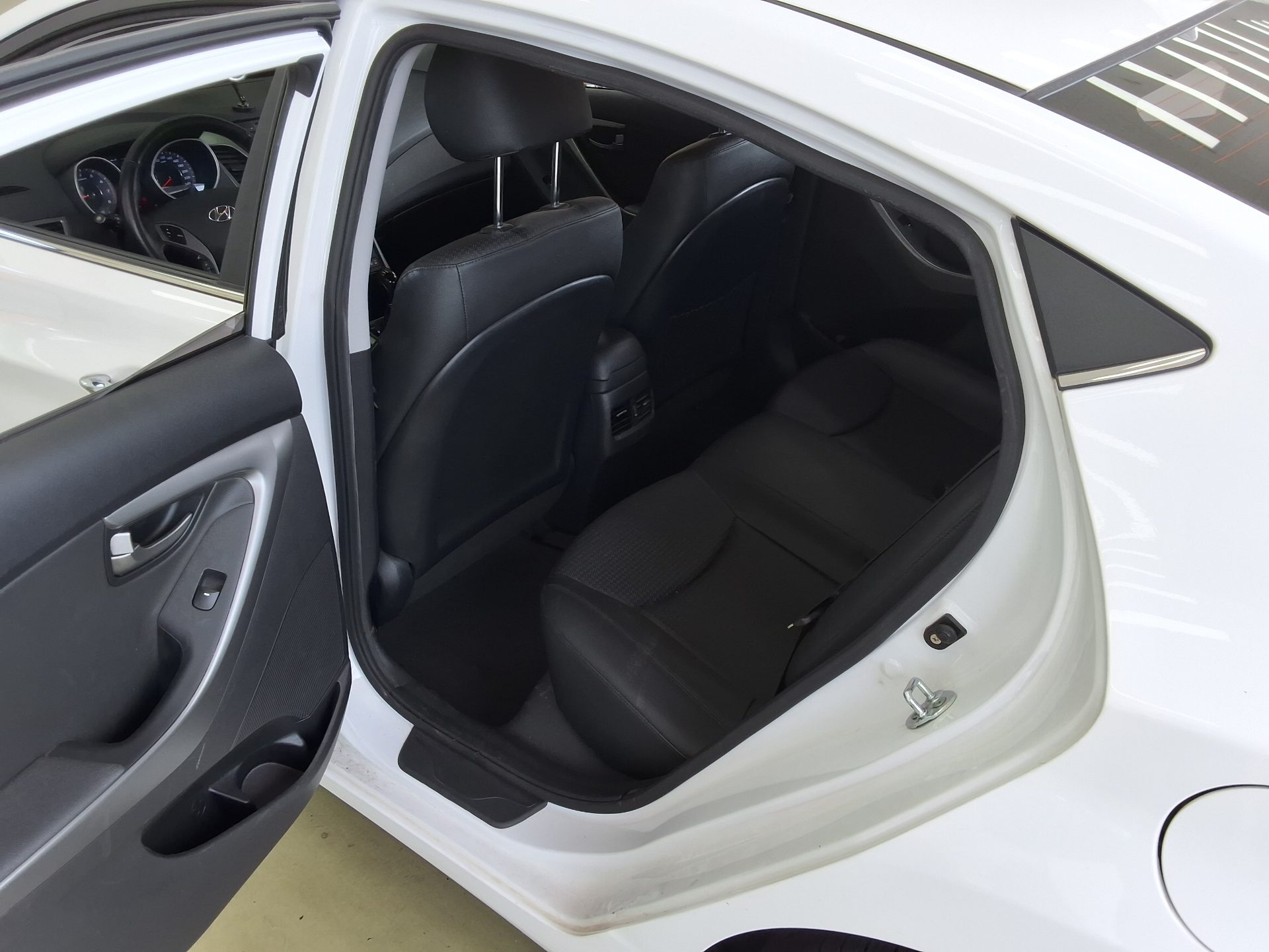 2016 - hyundai avante