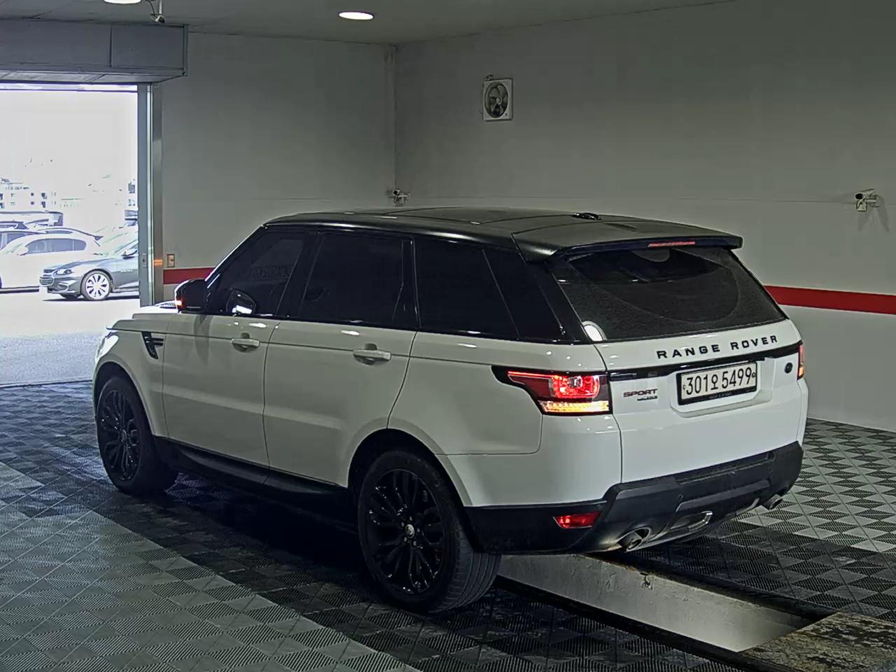 2016 - land rover range rover