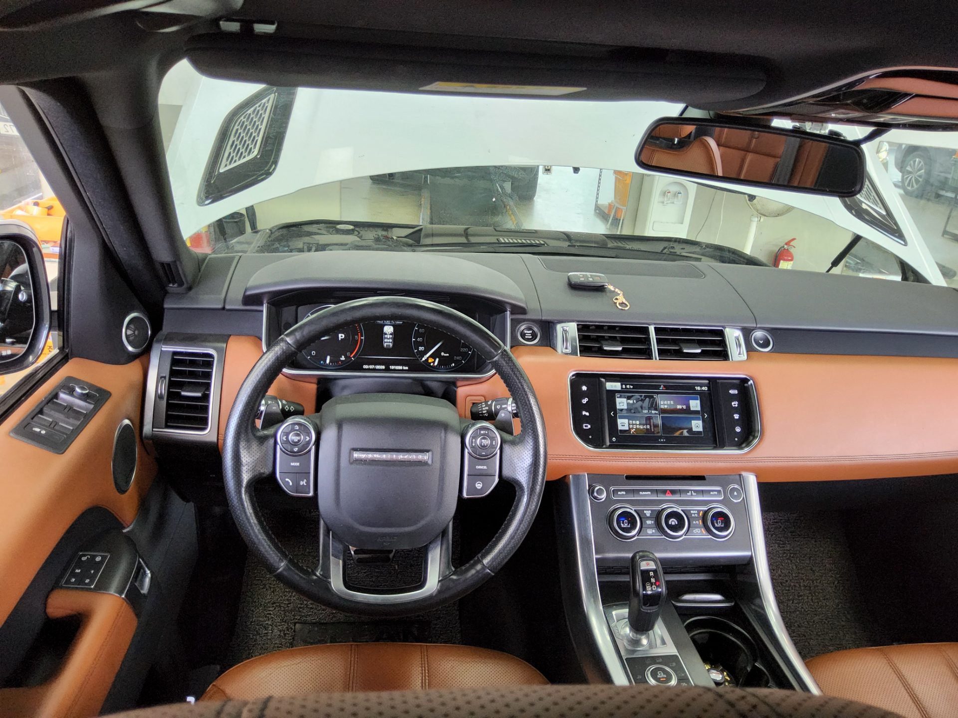 2016 - land rover range rover