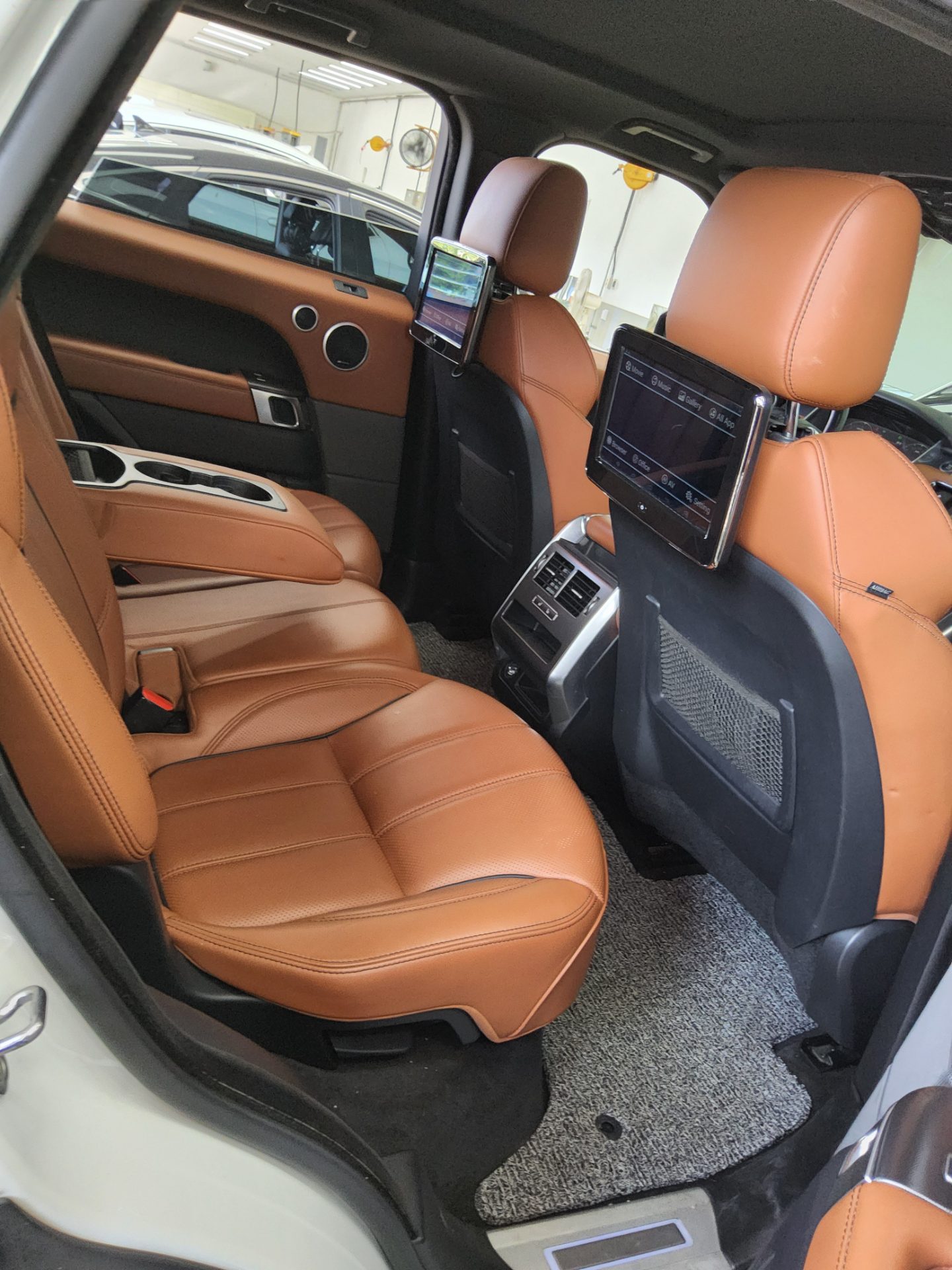 2016 - land rover range rover