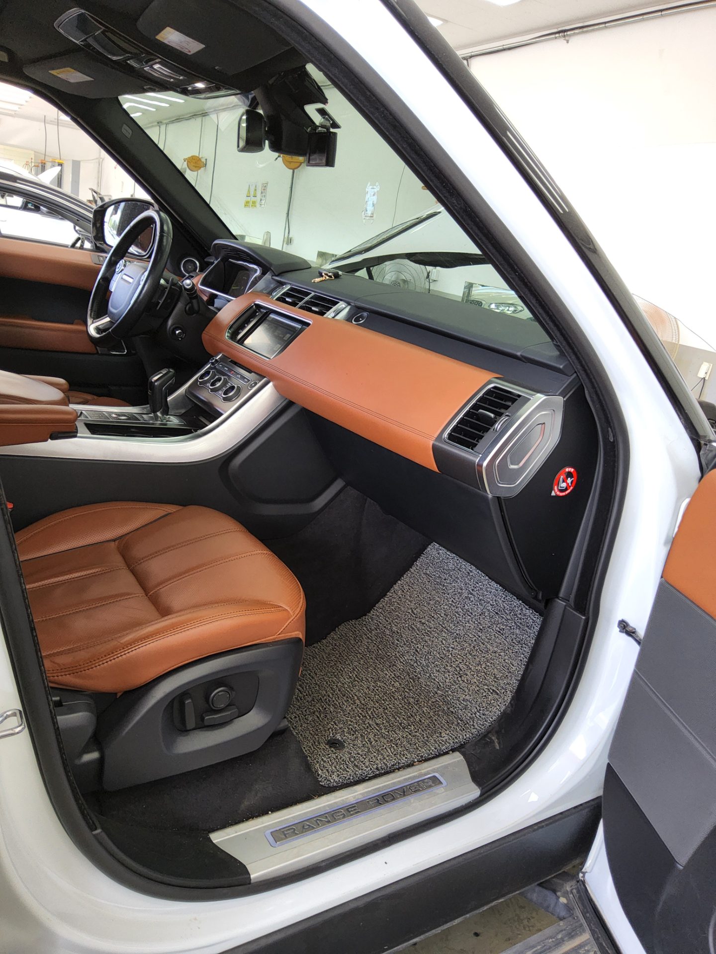 2016 - land rover range rover