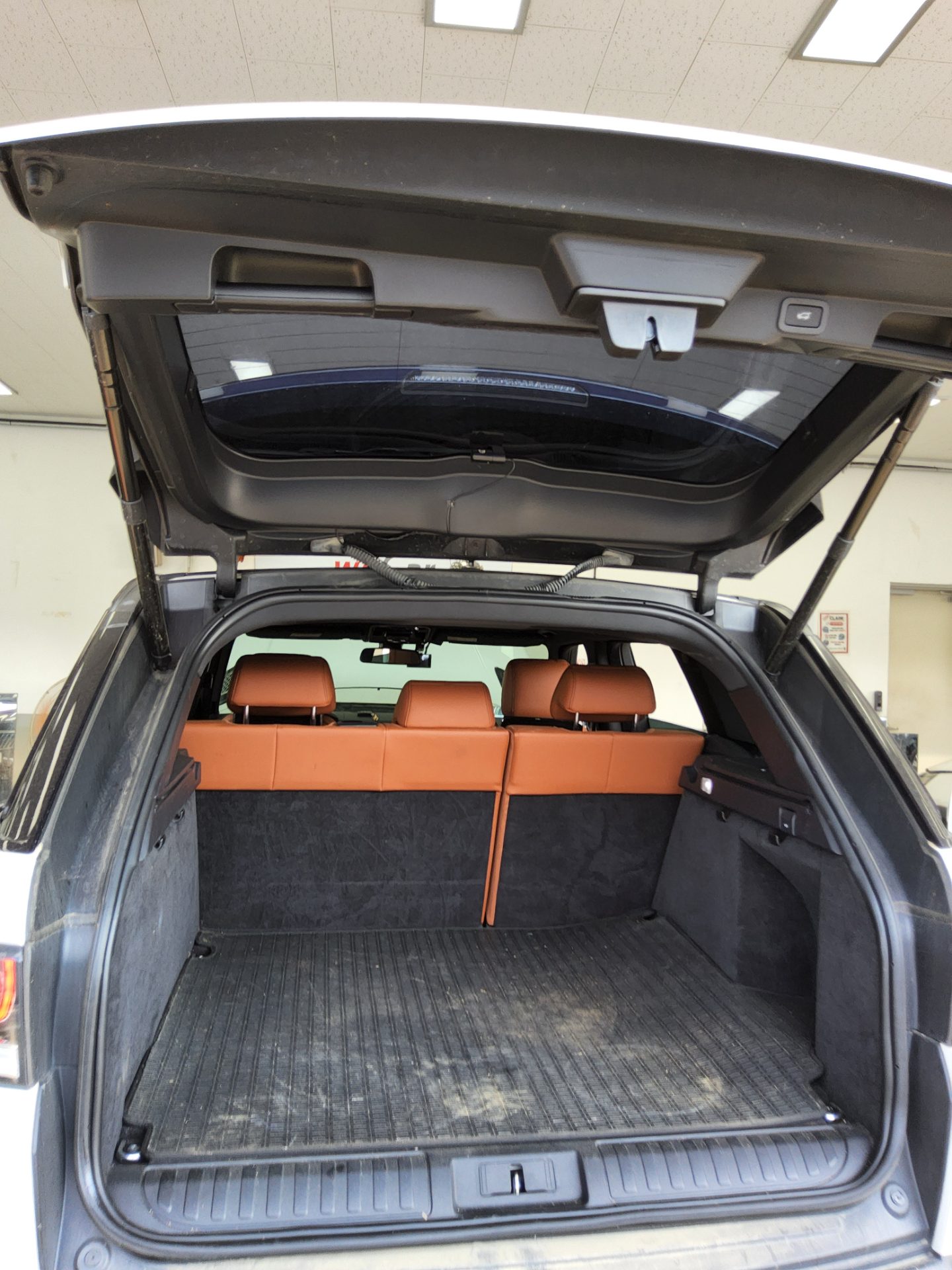 2016 - land rover range rover