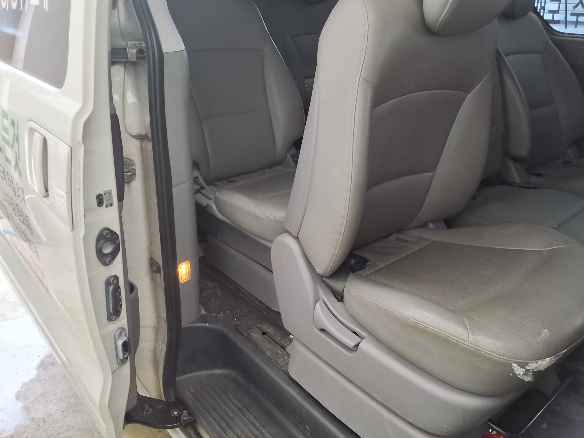2019 - hyundai grand starex