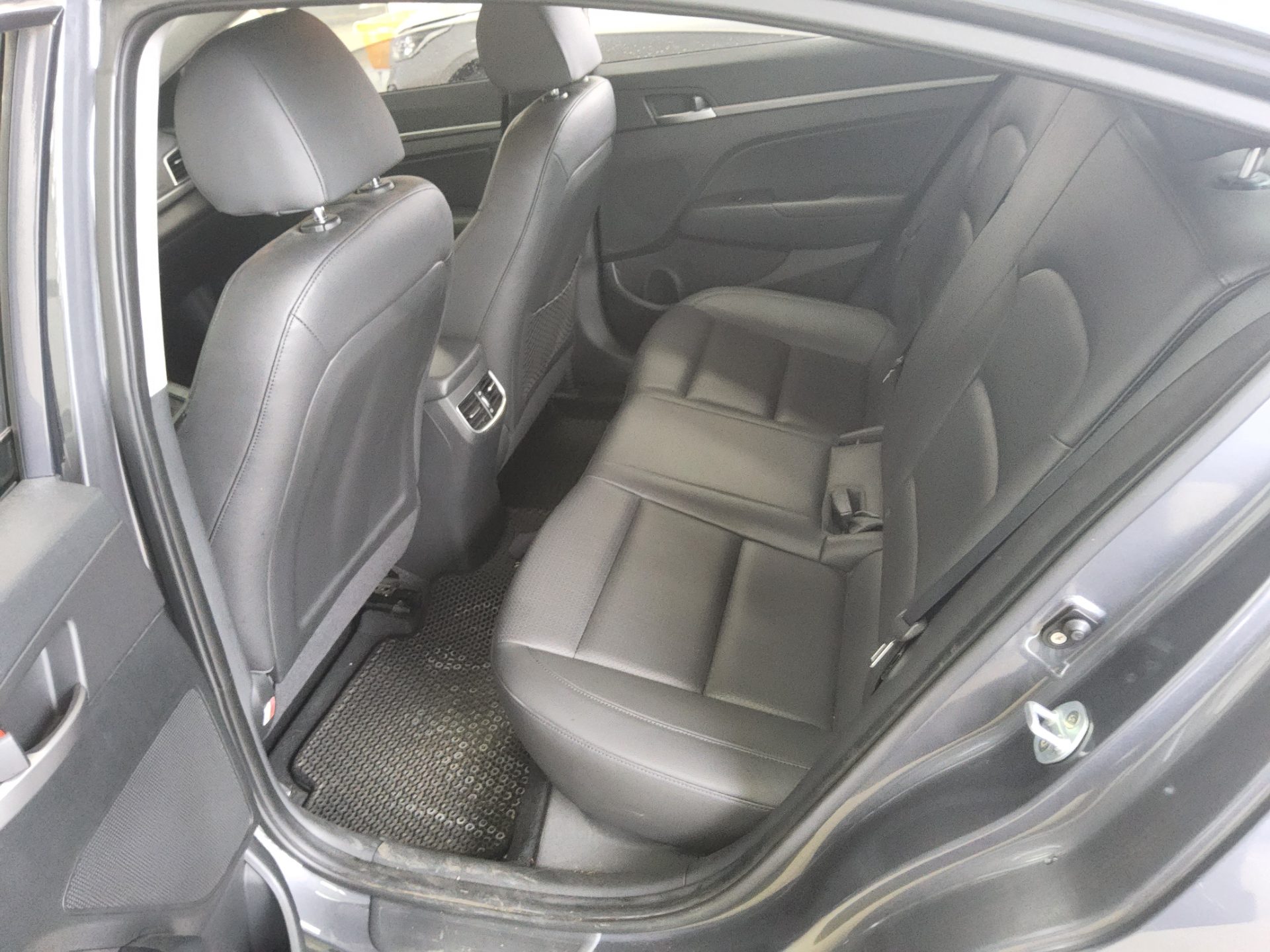 2016 - hyundai avante