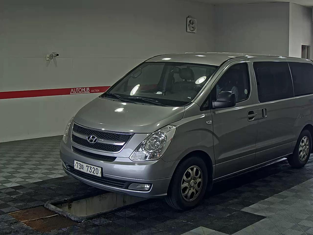 2012 - hyundai grand starex