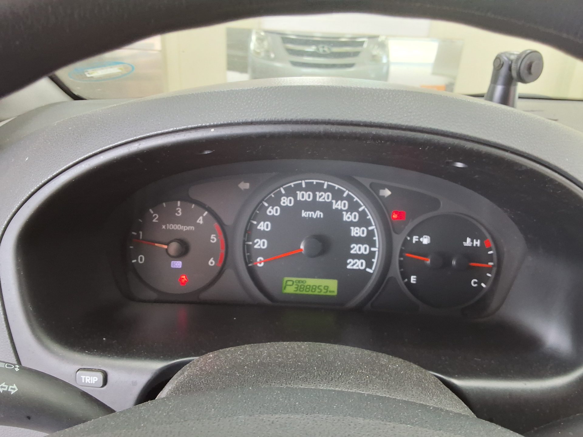2012 - hyundai grand starex