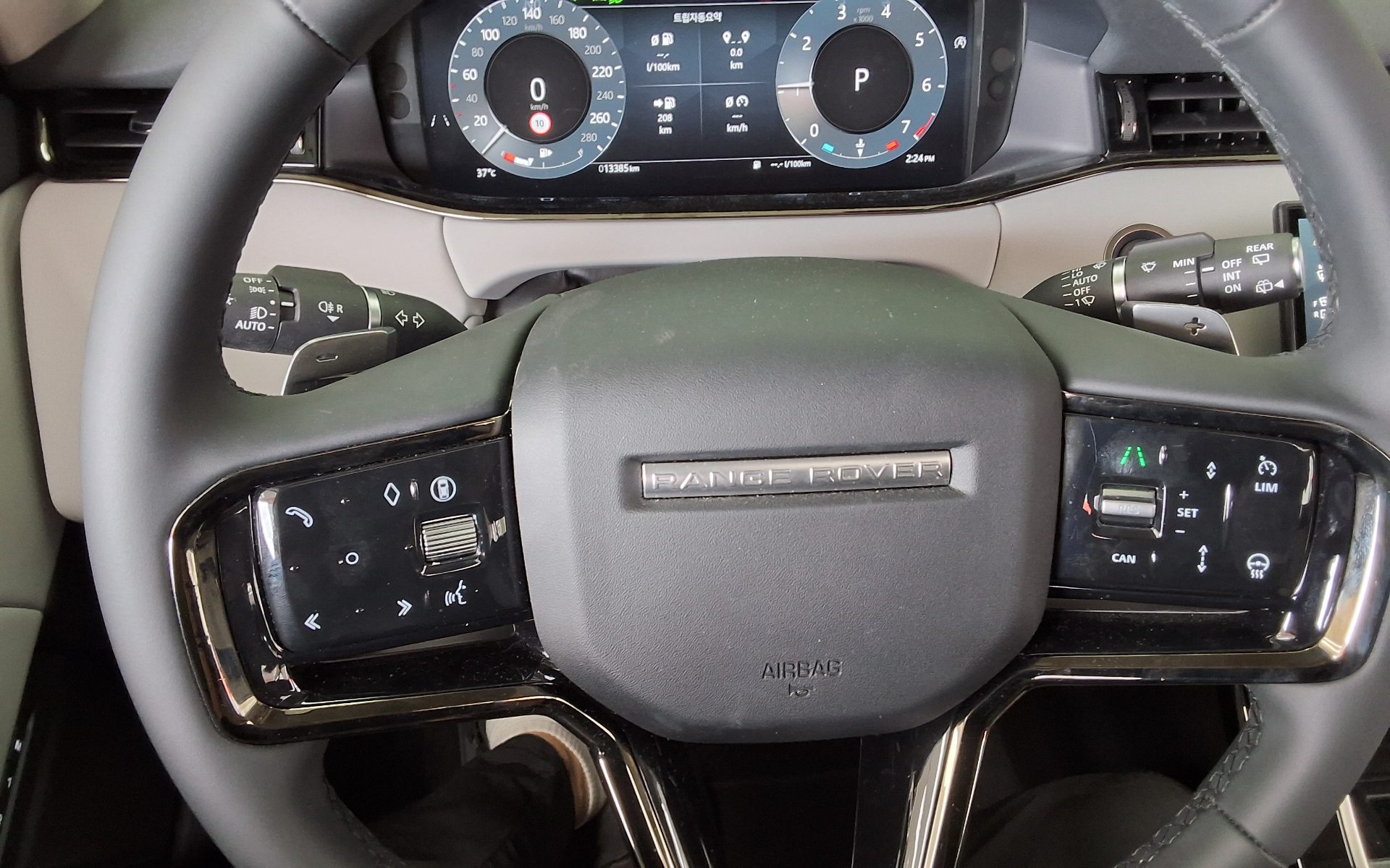 2025 - land rover range rover