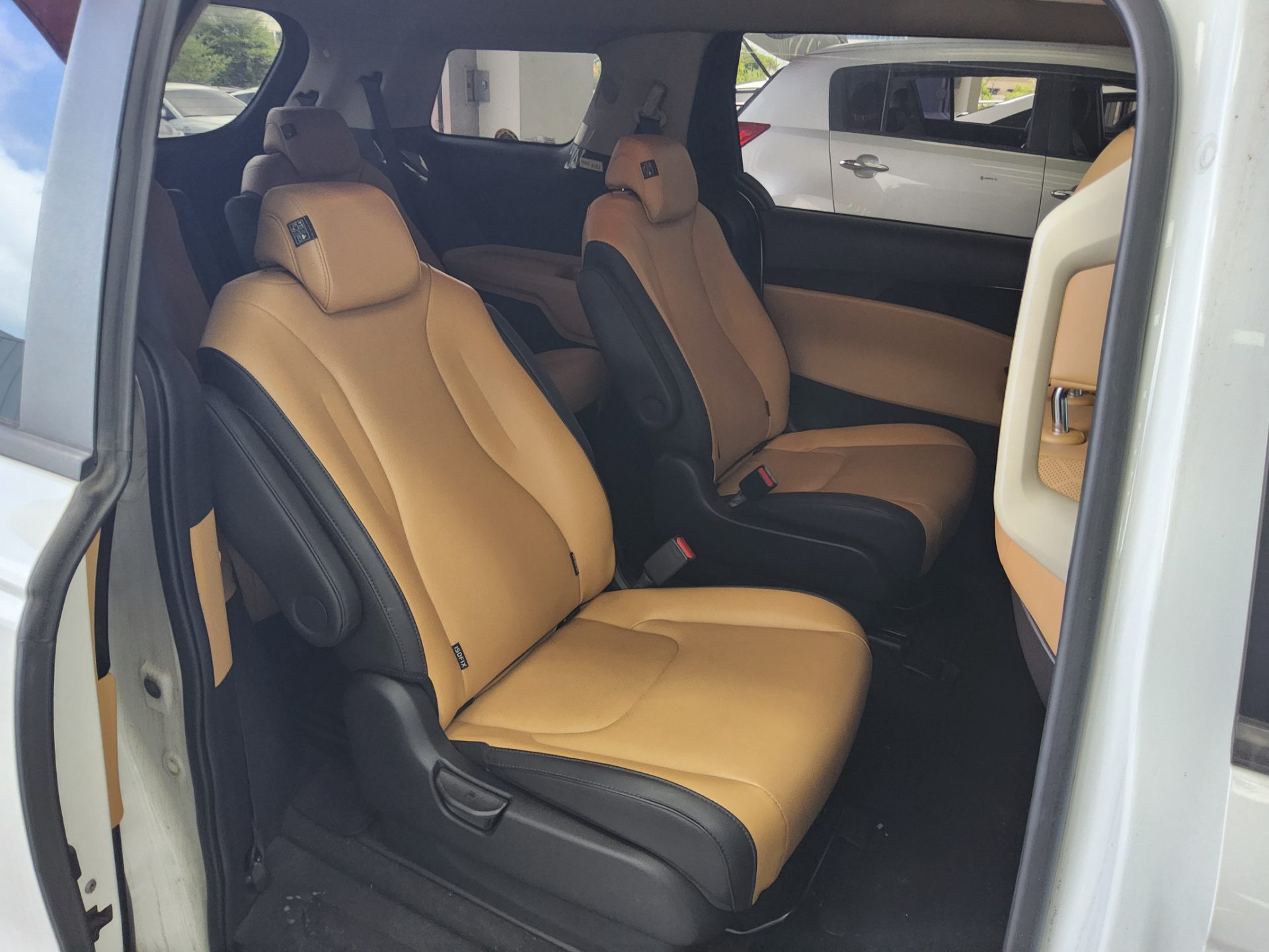 2023 - kia carnival