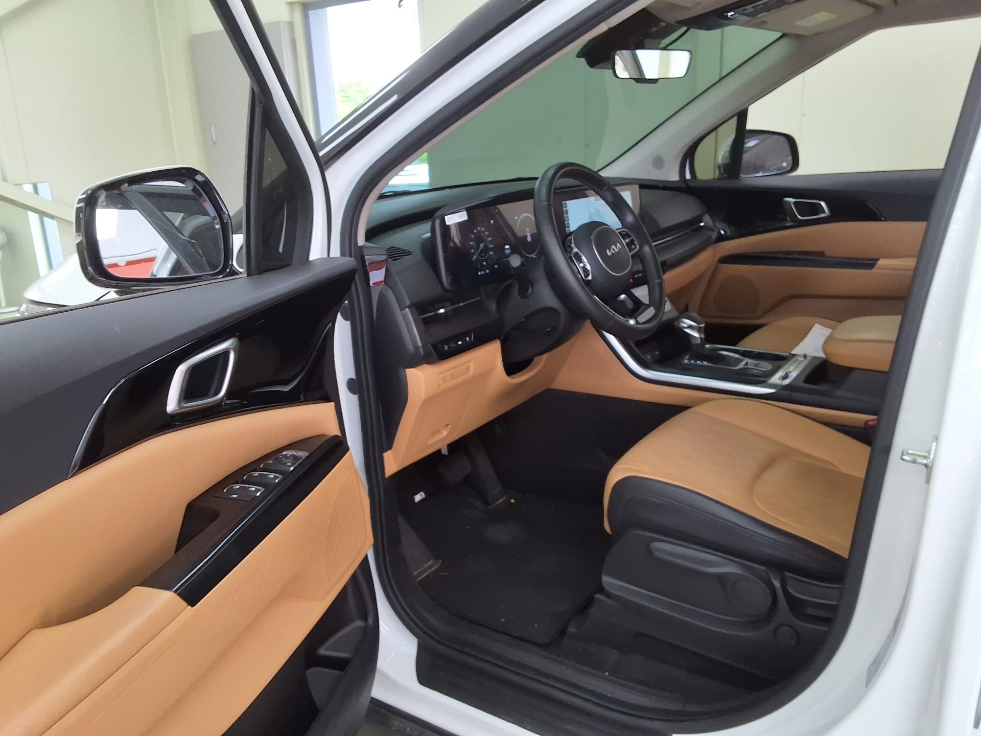 2023 - kia carnival