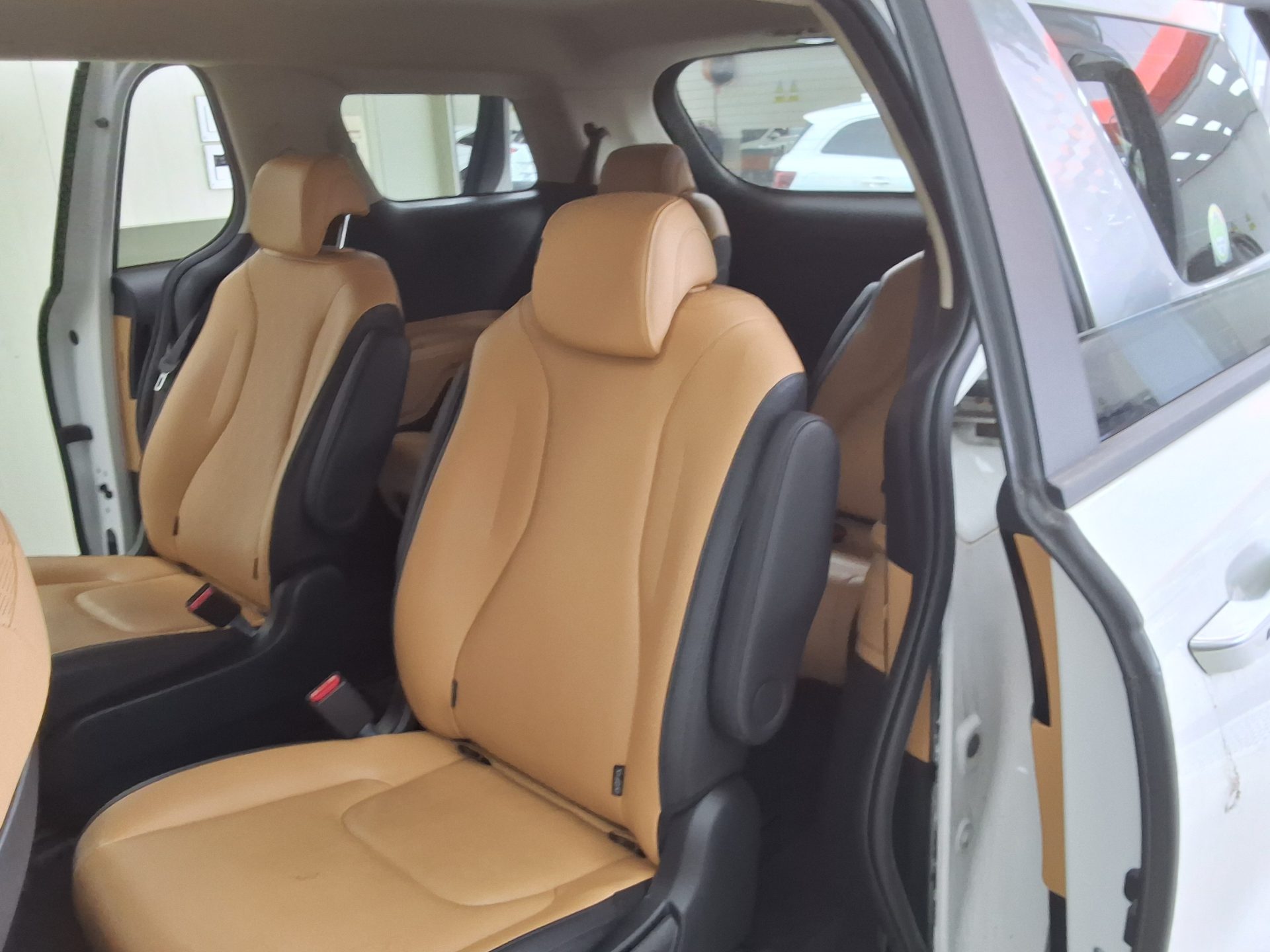 2023 - kia carnival