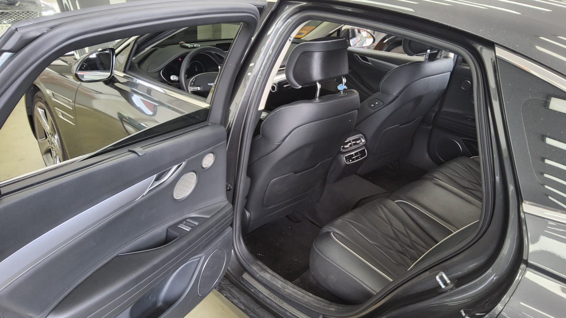 2021 - genesis g80