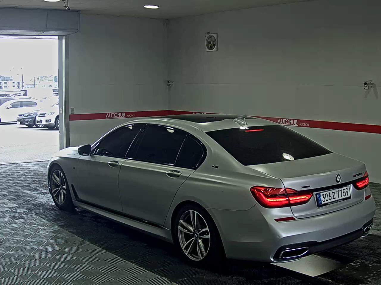 2018 - bmw m7