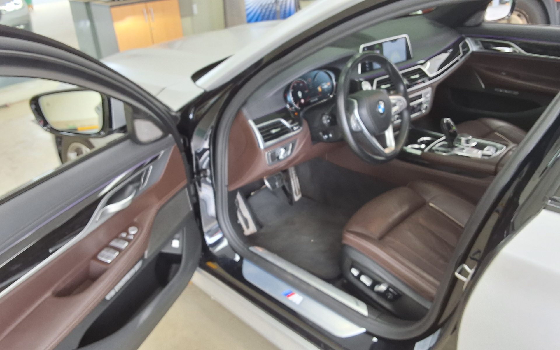 2018 - bmw m7