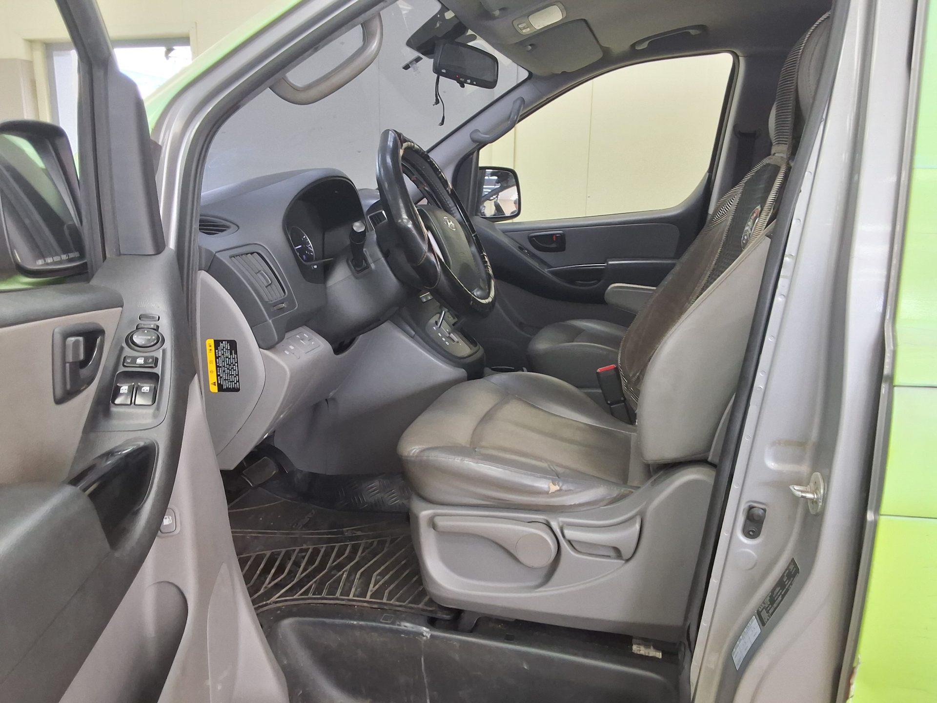 2019 - hyundai grand starex