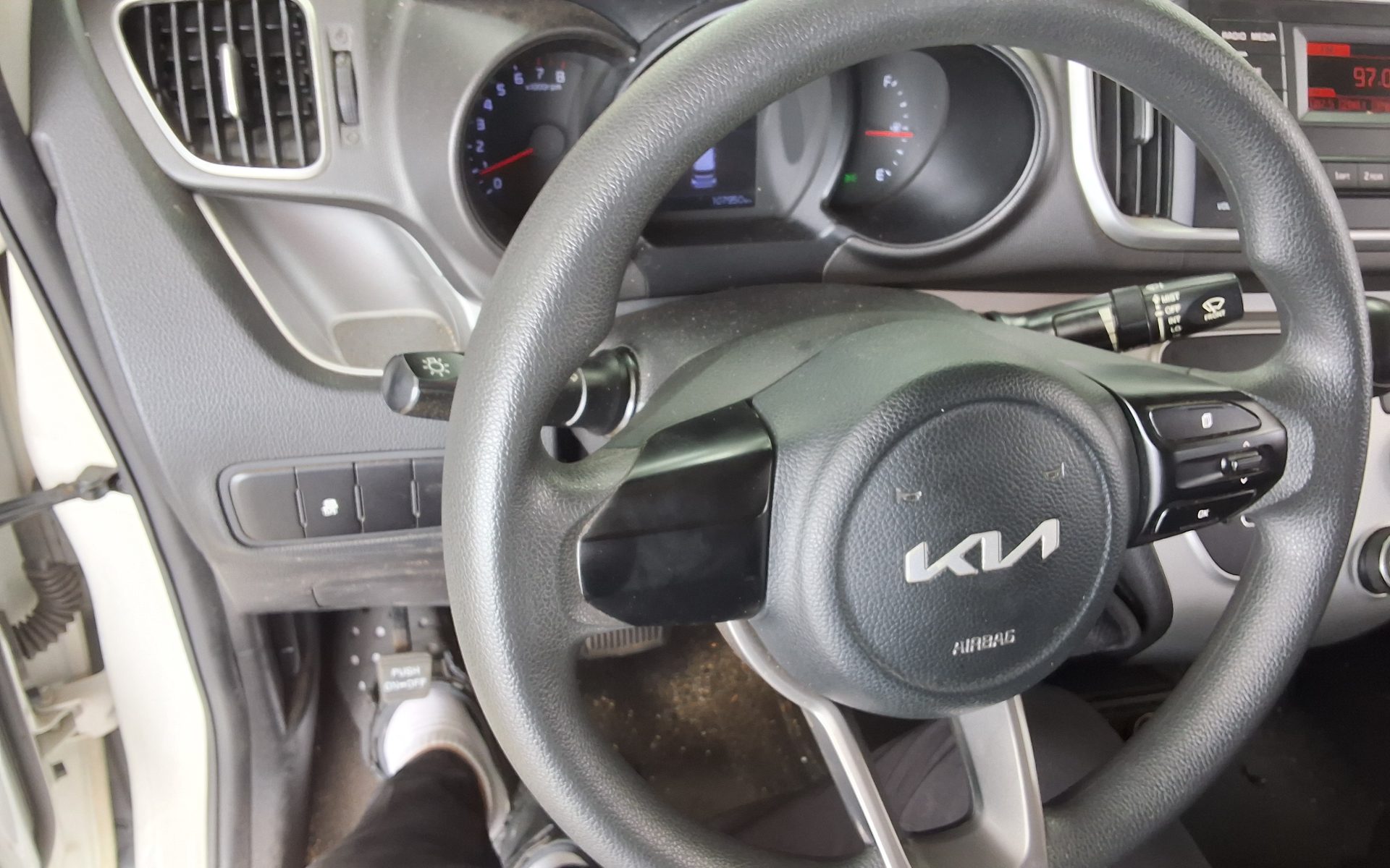 2022 - kia ray