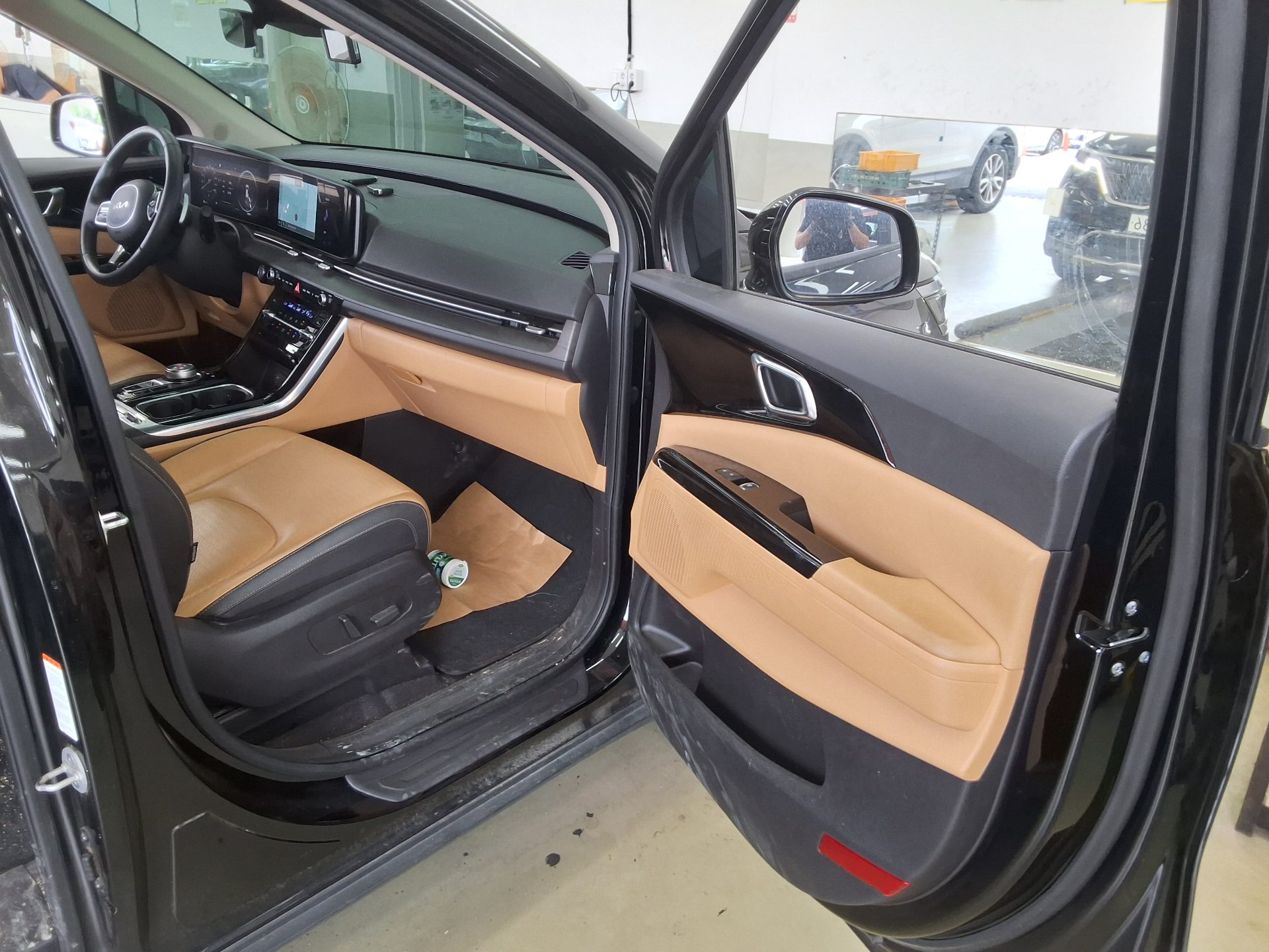 2023 - kia carnival