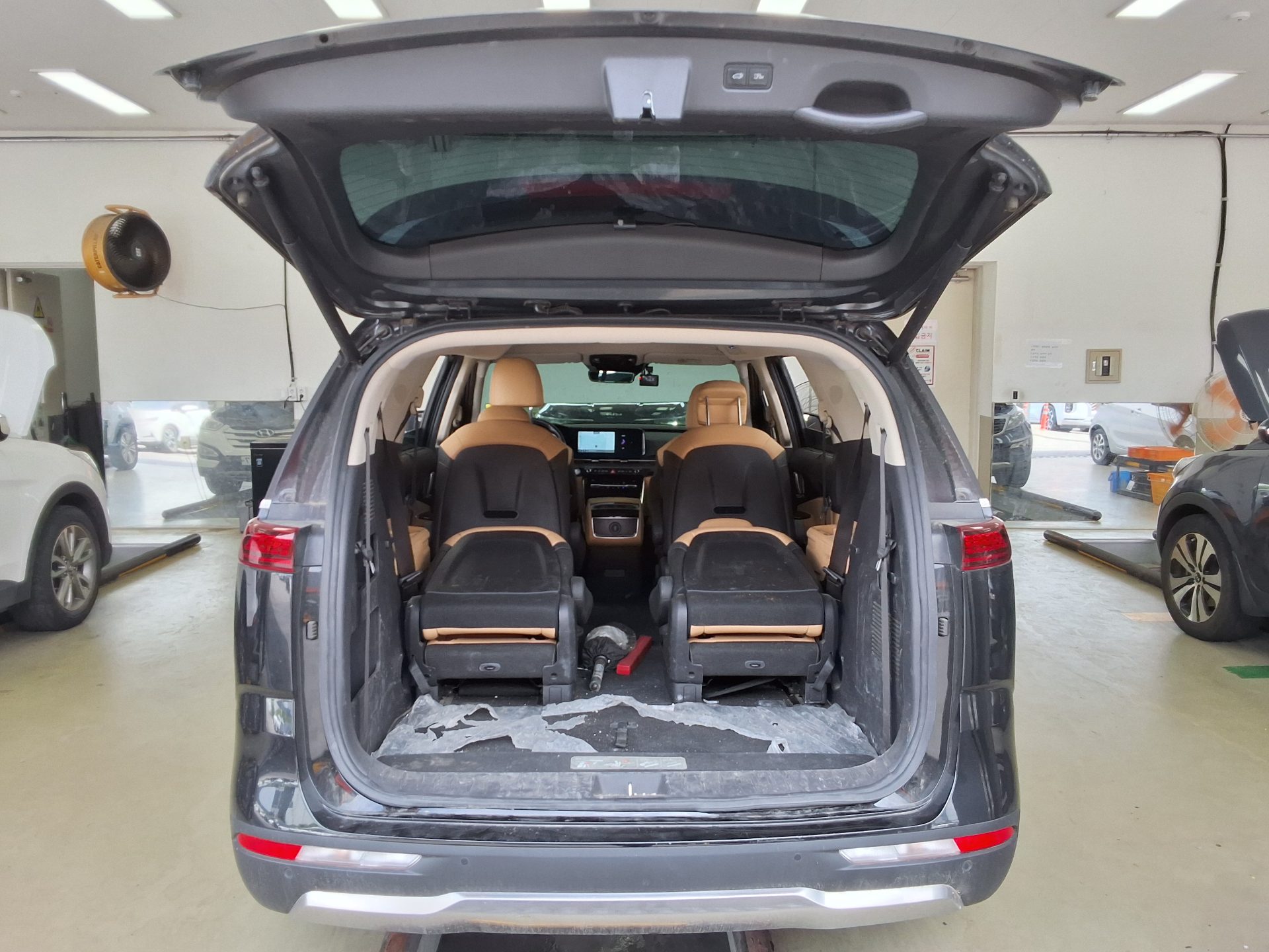2023 - kia carnival