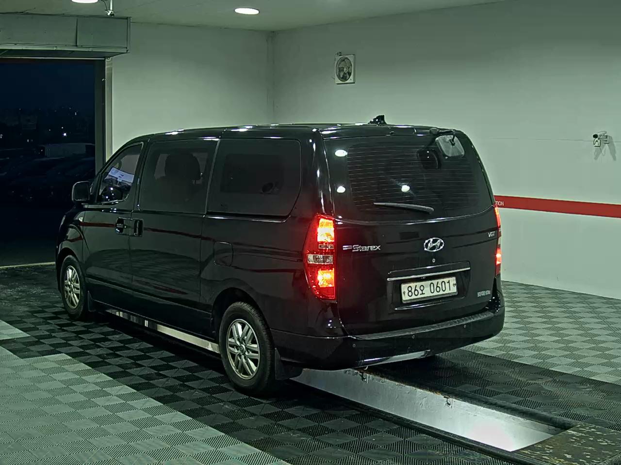 2019 - hyundai grand starex
