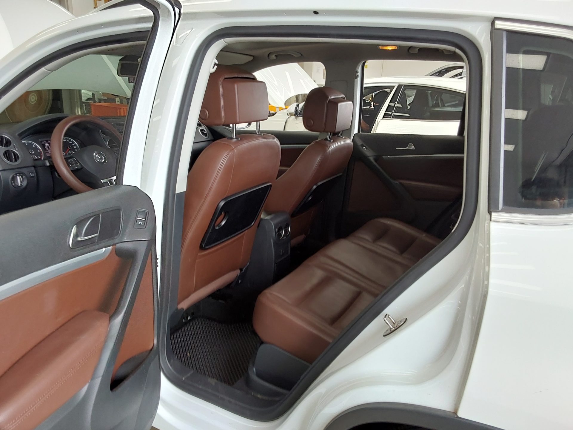 2016 - volkswagen tiguan
