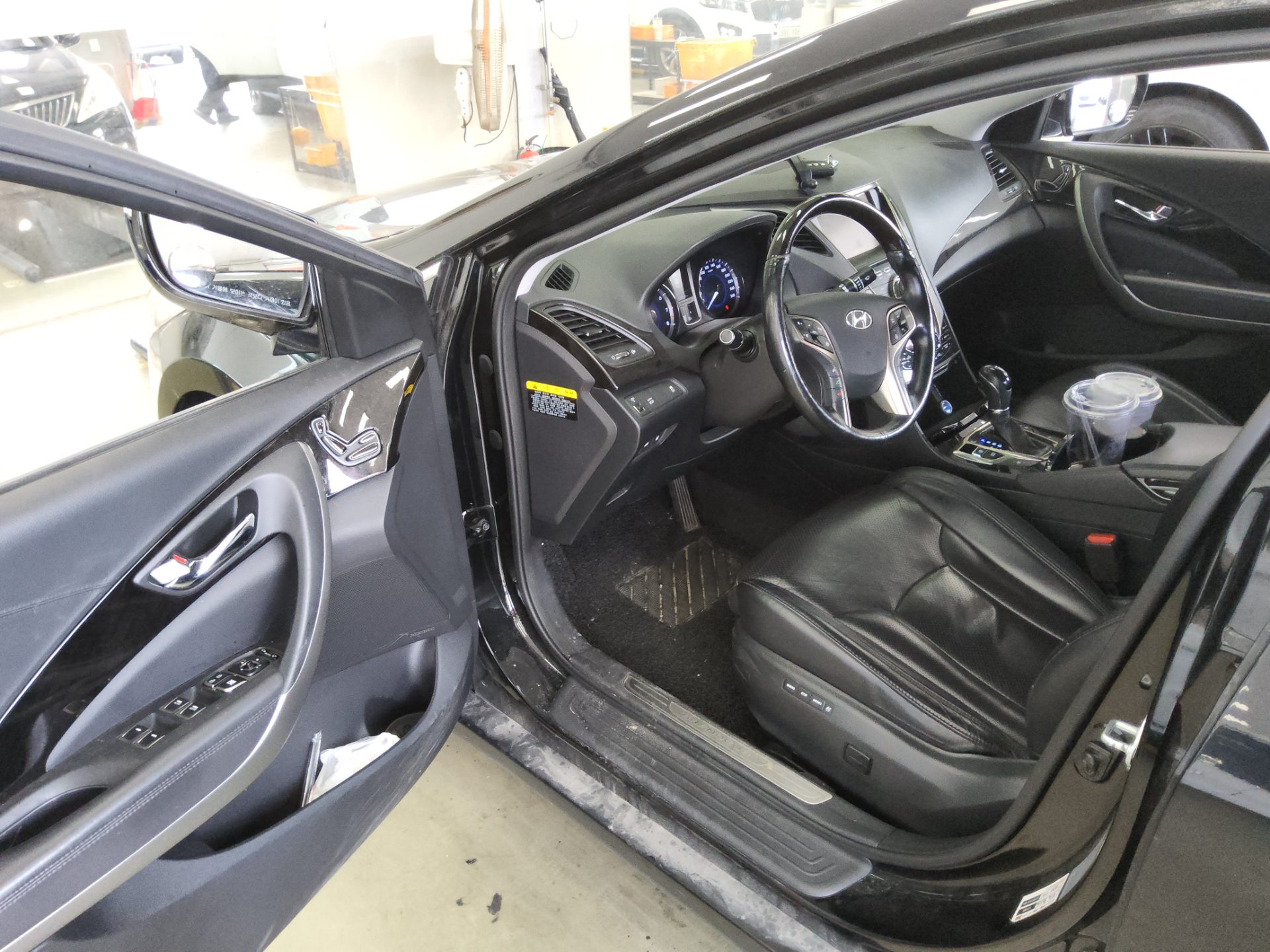2012 - hyundai grandeur