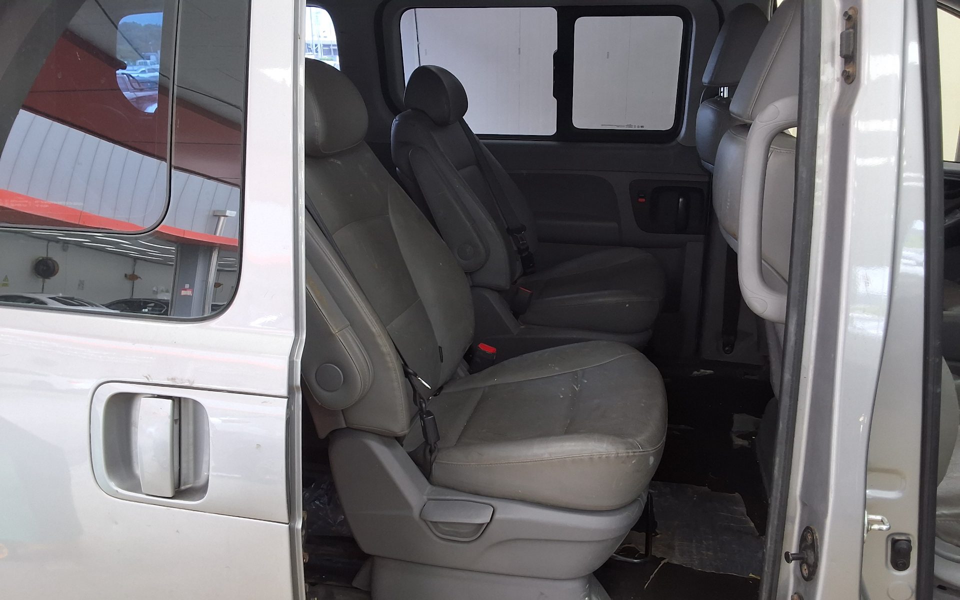 2018 - hyundai grand starex