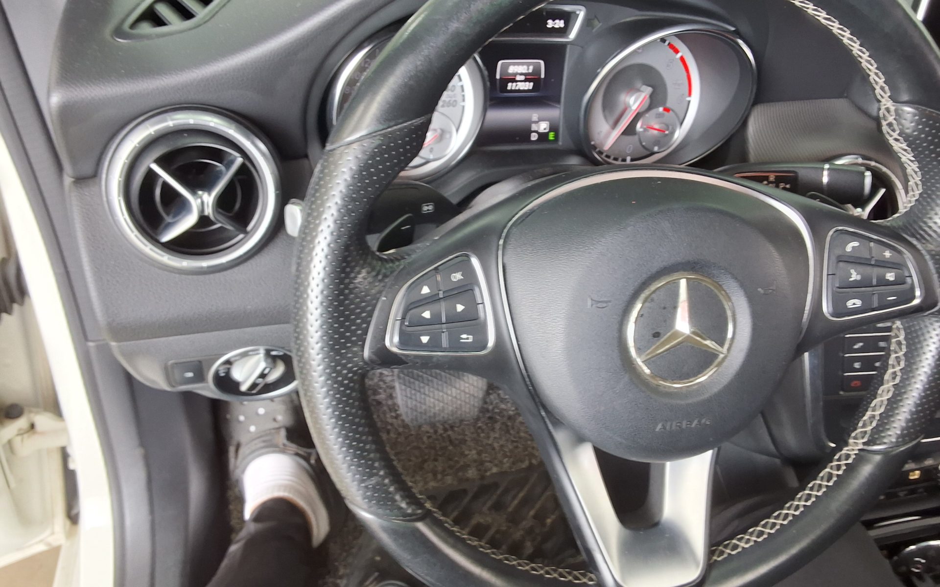 2015 - mercedes-benz cla200