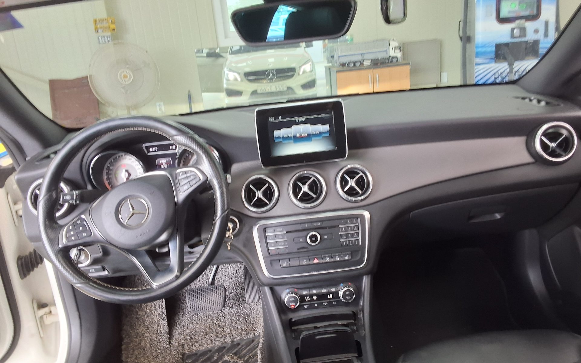 2015 - mercedes-benz cla200