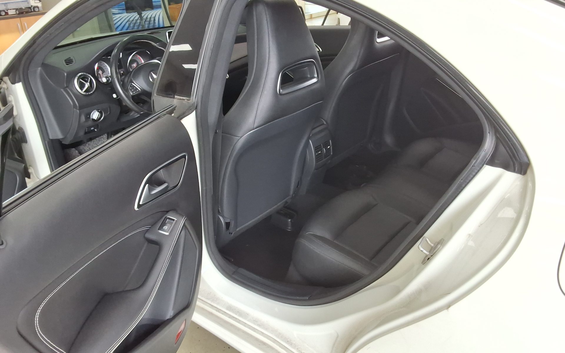 2015 - mercedes-benz cla200