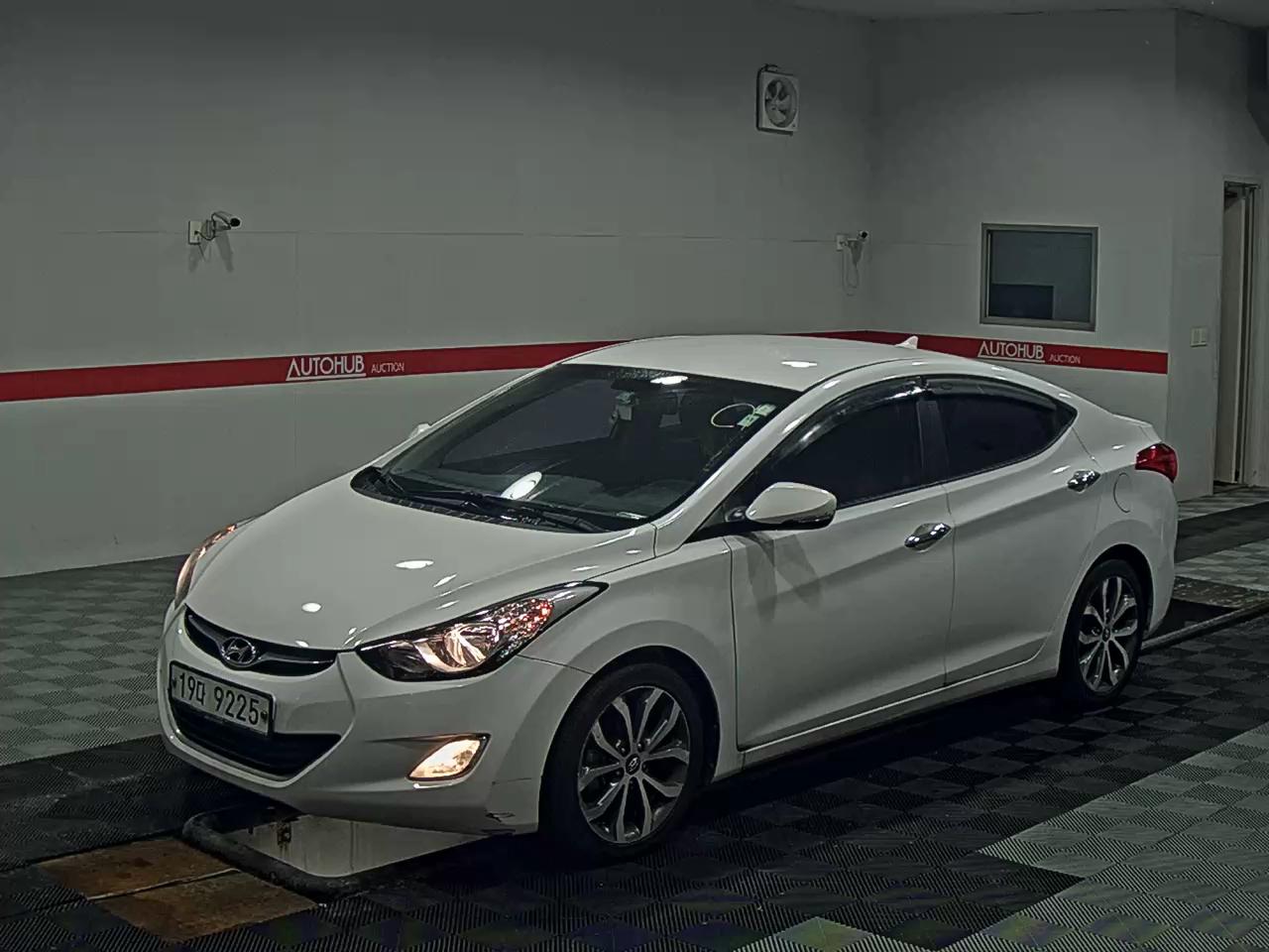 2014 - hyundai avante