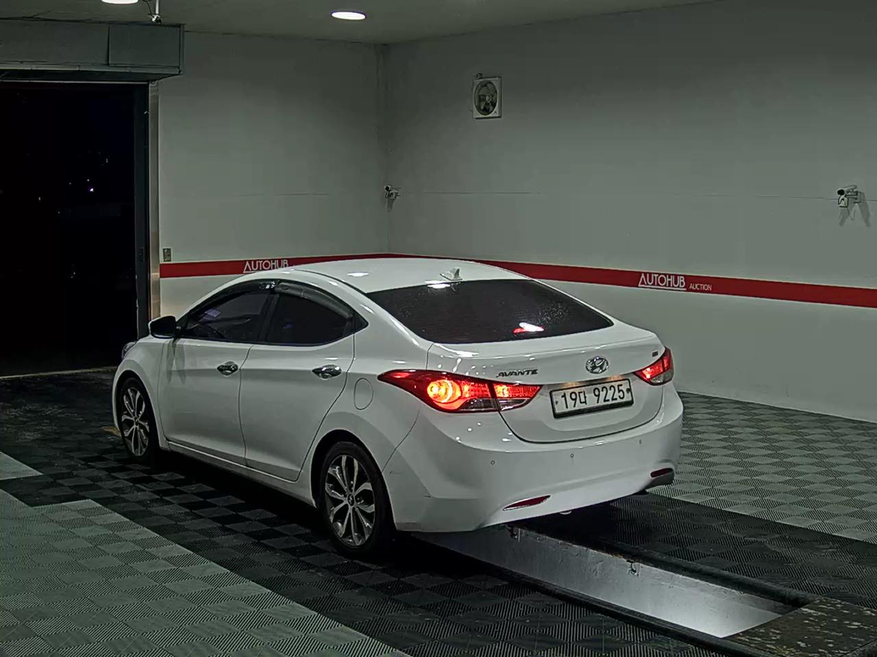 2014 - hyundai avante