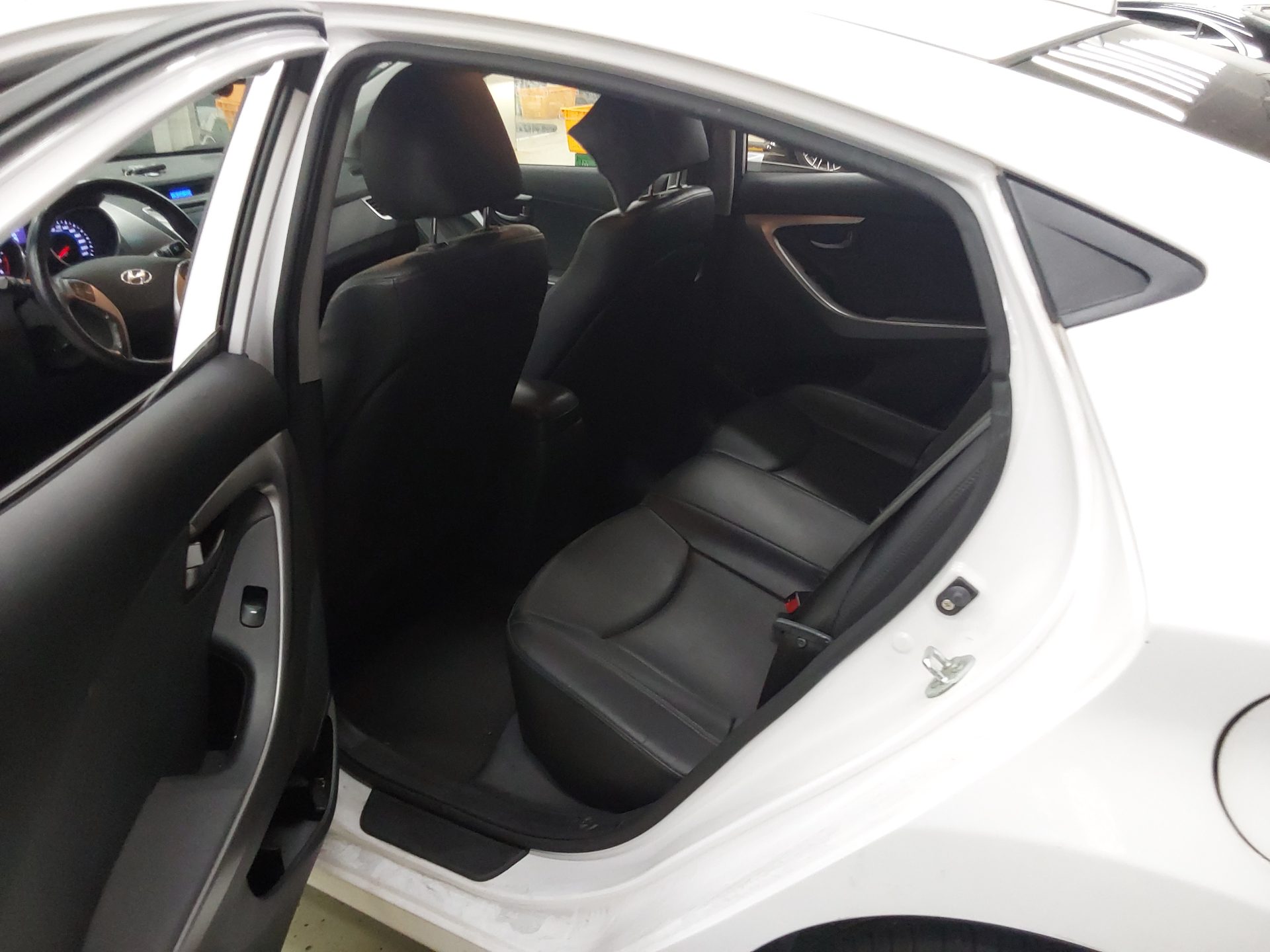 2014 - hyundai avante