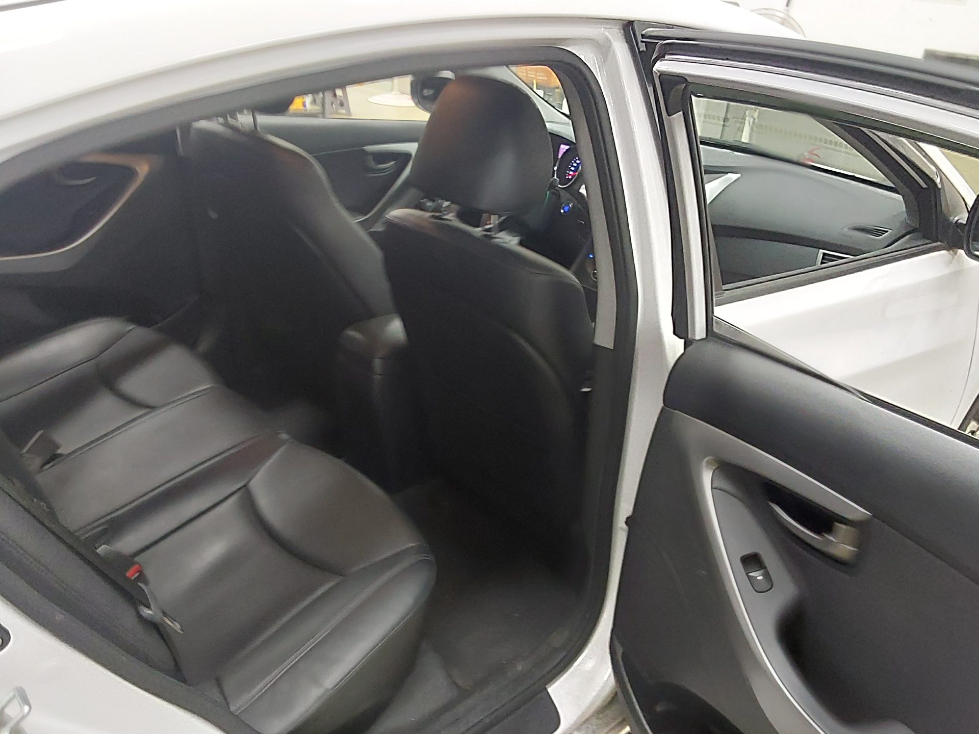 2014 - hyundai avante