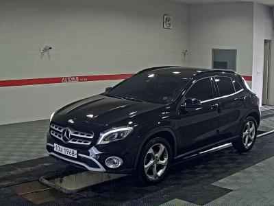MERCEDES-BENZ GLA-CLASS GLA 220