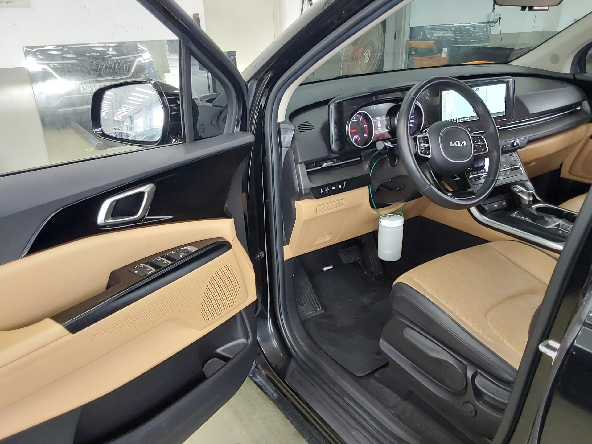 2023 - kia carnival