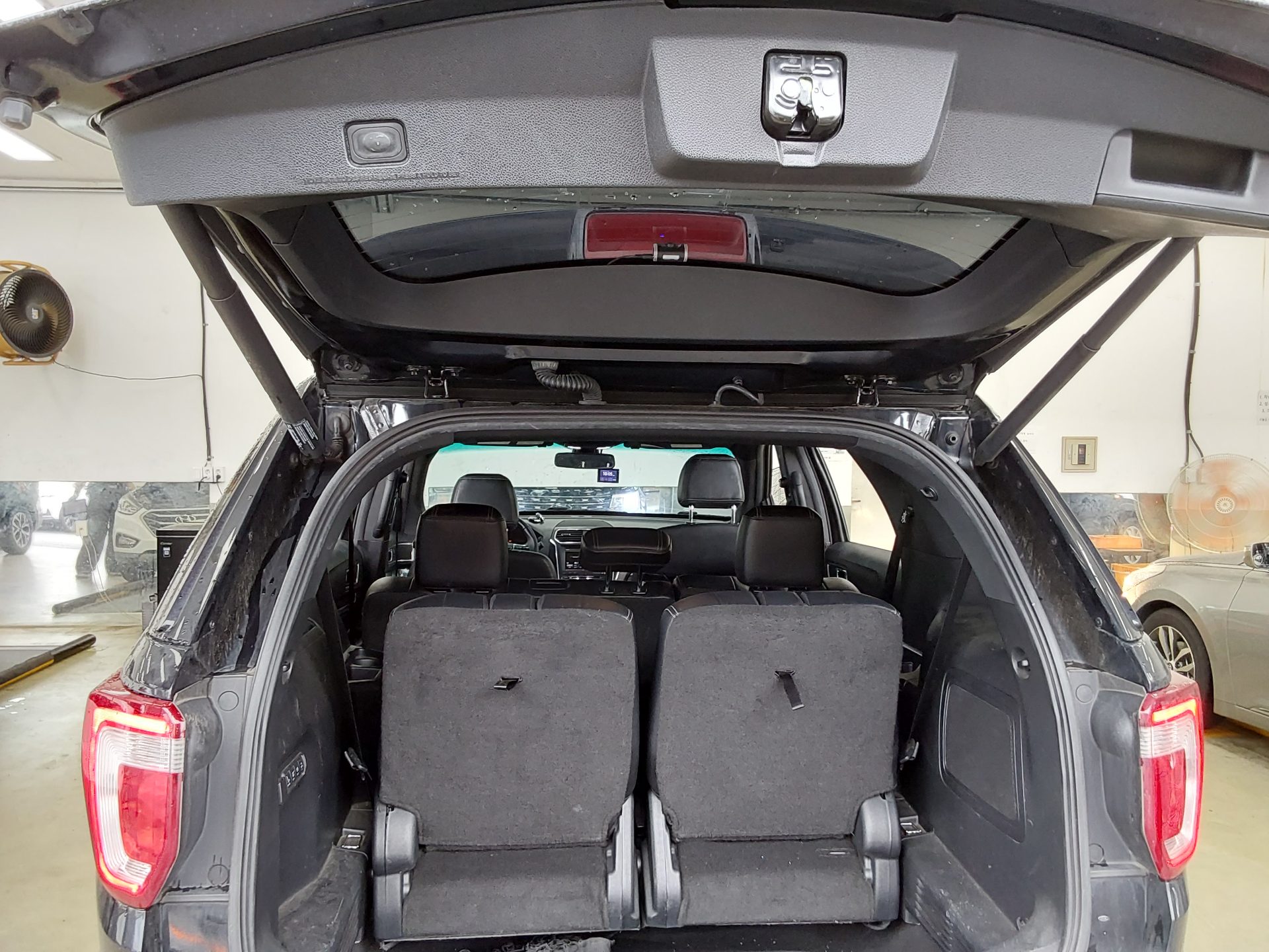 2016 - ford explorer