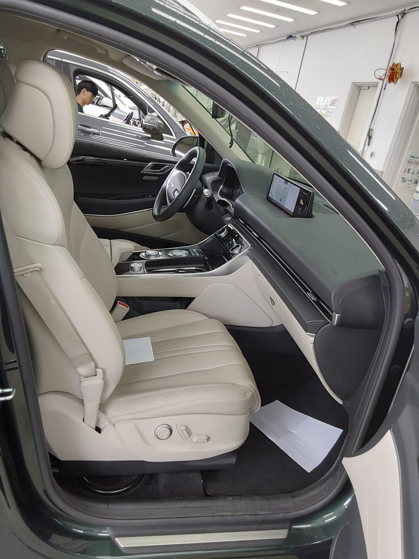 2022 - genesis gv80