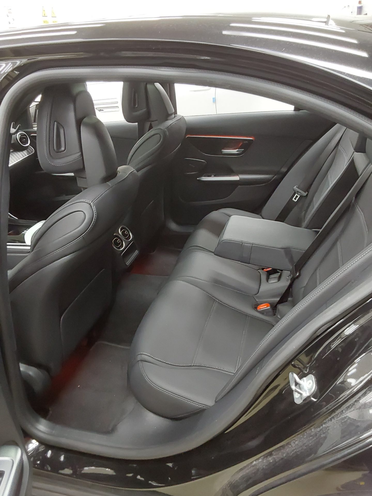 2024 - mercedes-benz c300