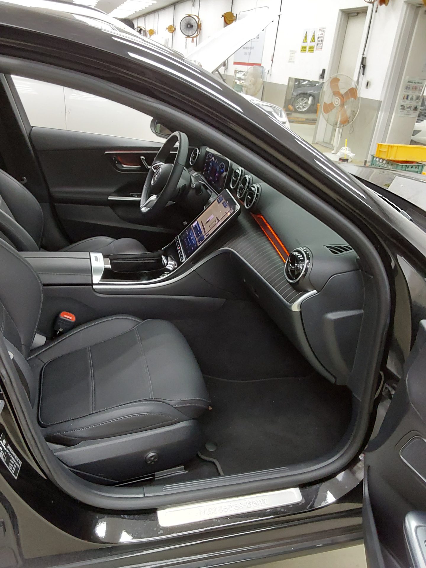 2024 - mercedes-benz c300