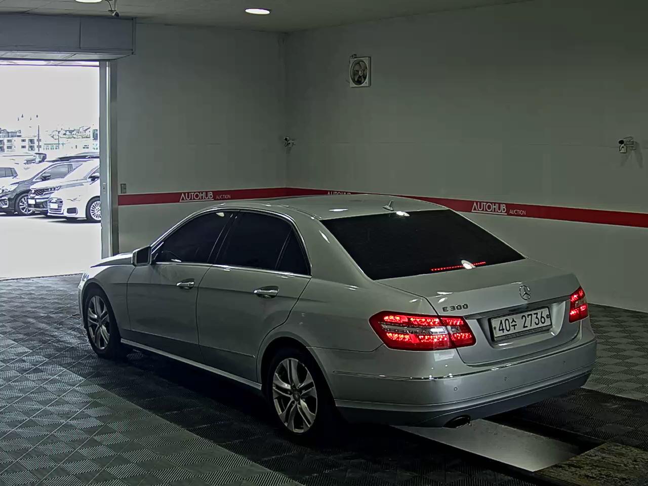2010 - mercedes-benz e200