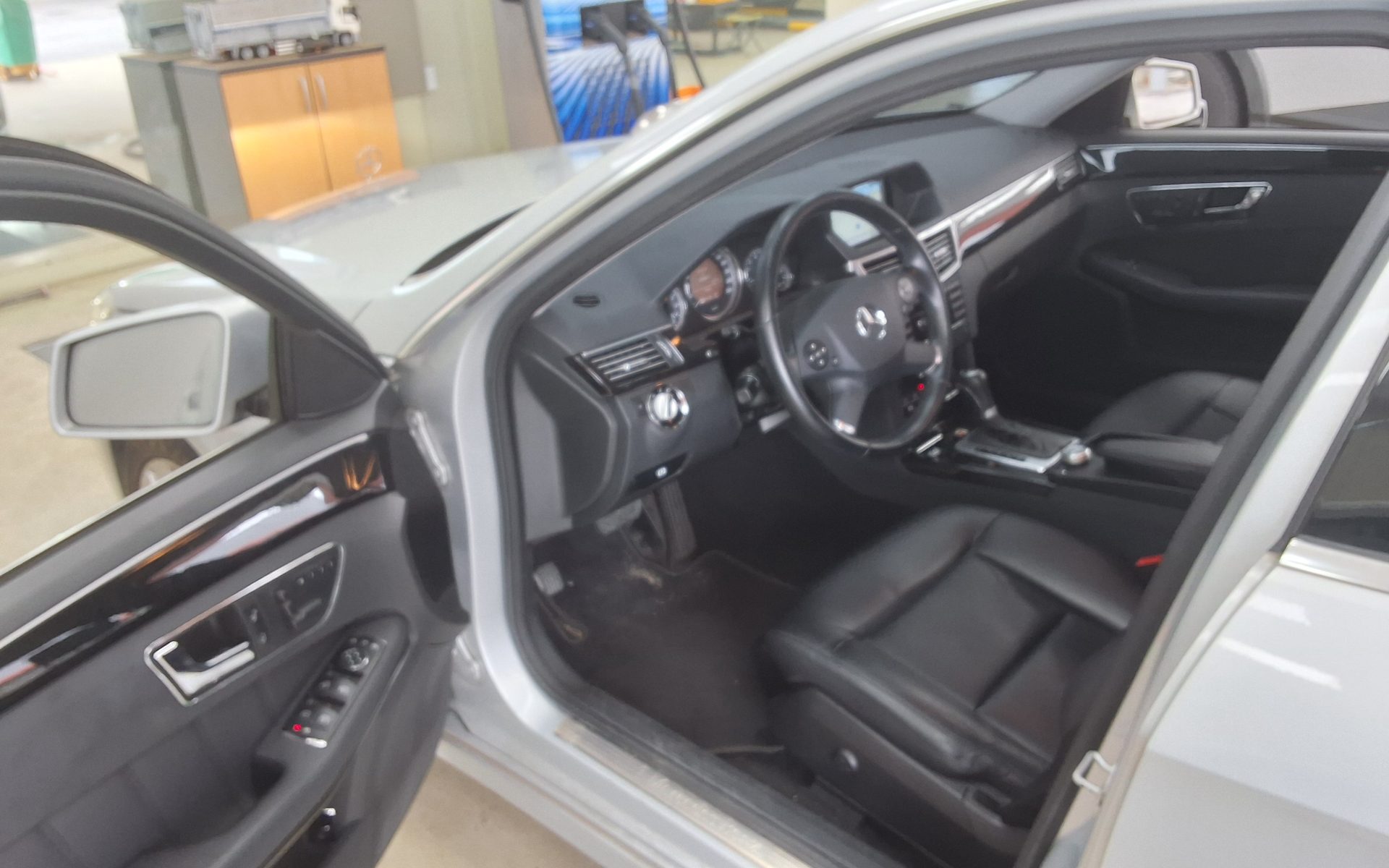 2010 - mercedes-benz e200