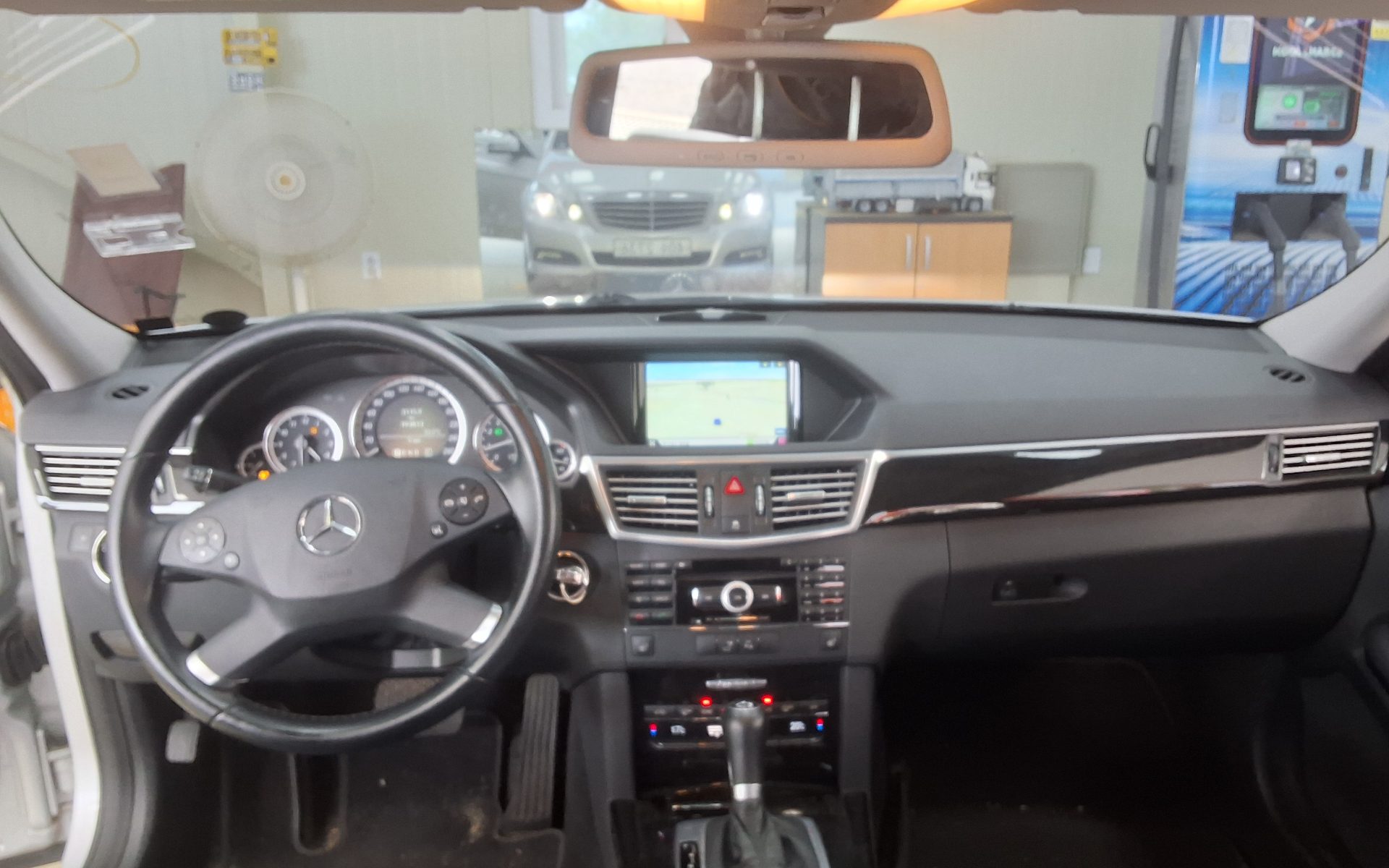 2010 - mercedes-benz e200